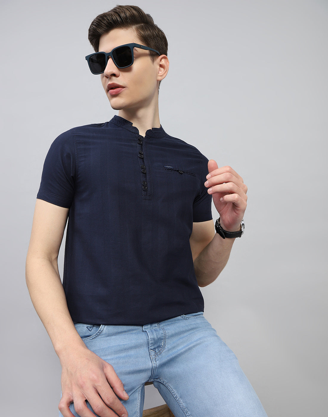 Men Navy Blue Solid F Neck Half Sleeve Kurta