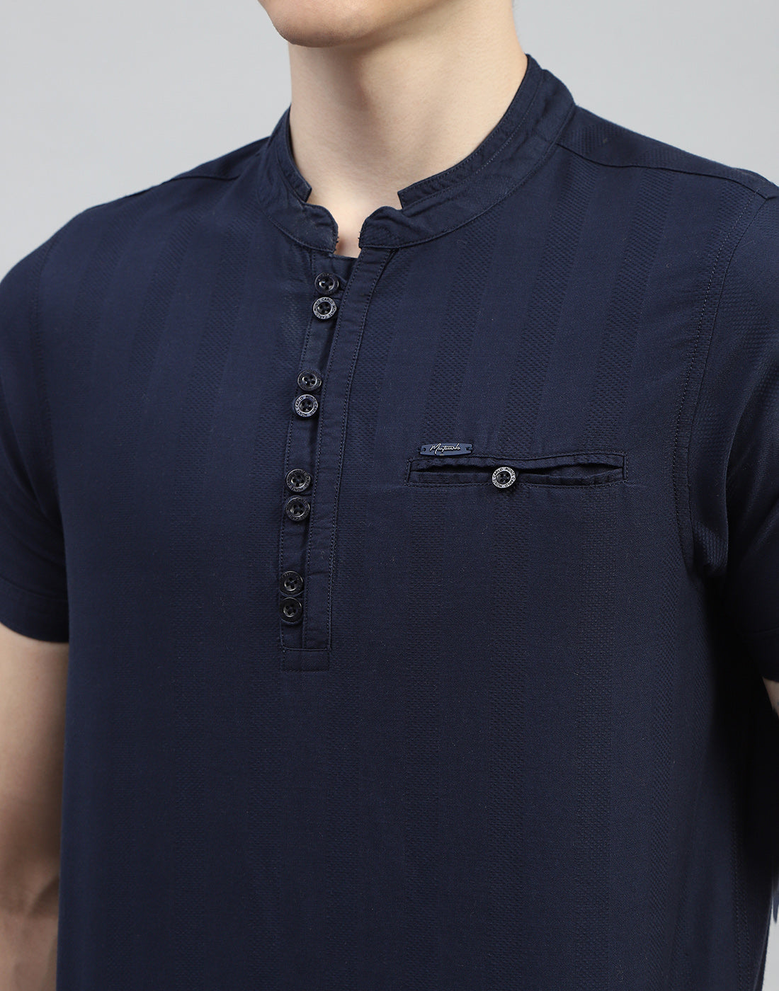 Men Navy Blue Solid F Neck Half Sleeve Kurta