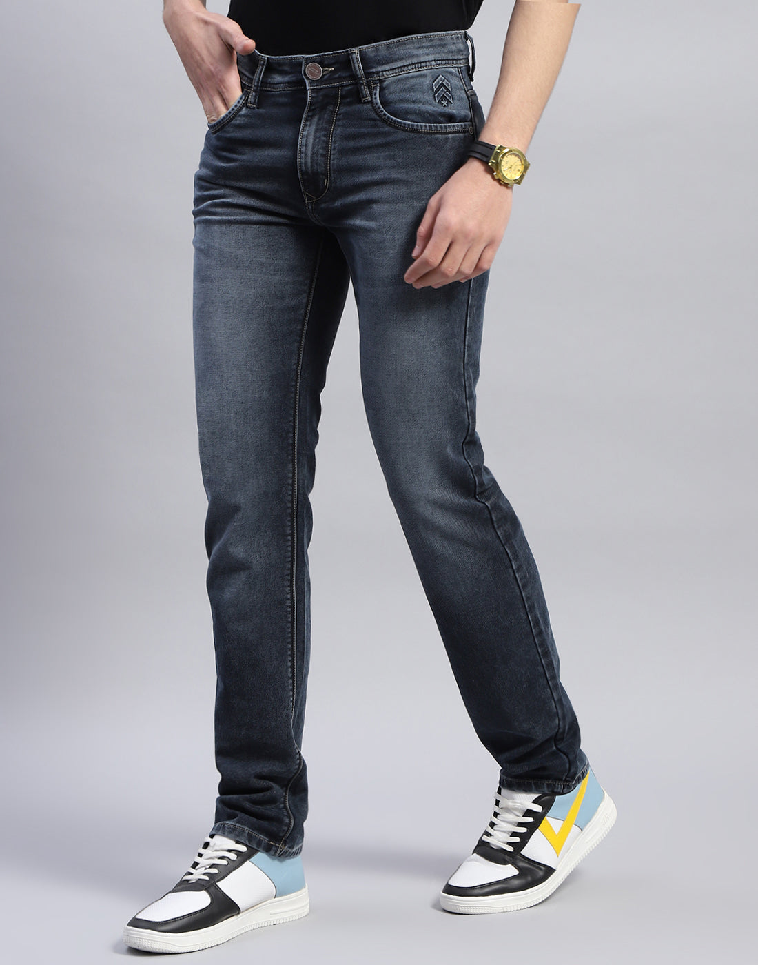 Men Blue Light Wash Narrow Fit Denim
