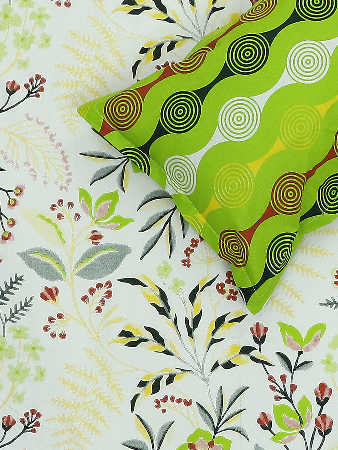 MOCA by Monte Carlo 144 GSM Cotton Double Bedsheet With 2 Pillow Covers