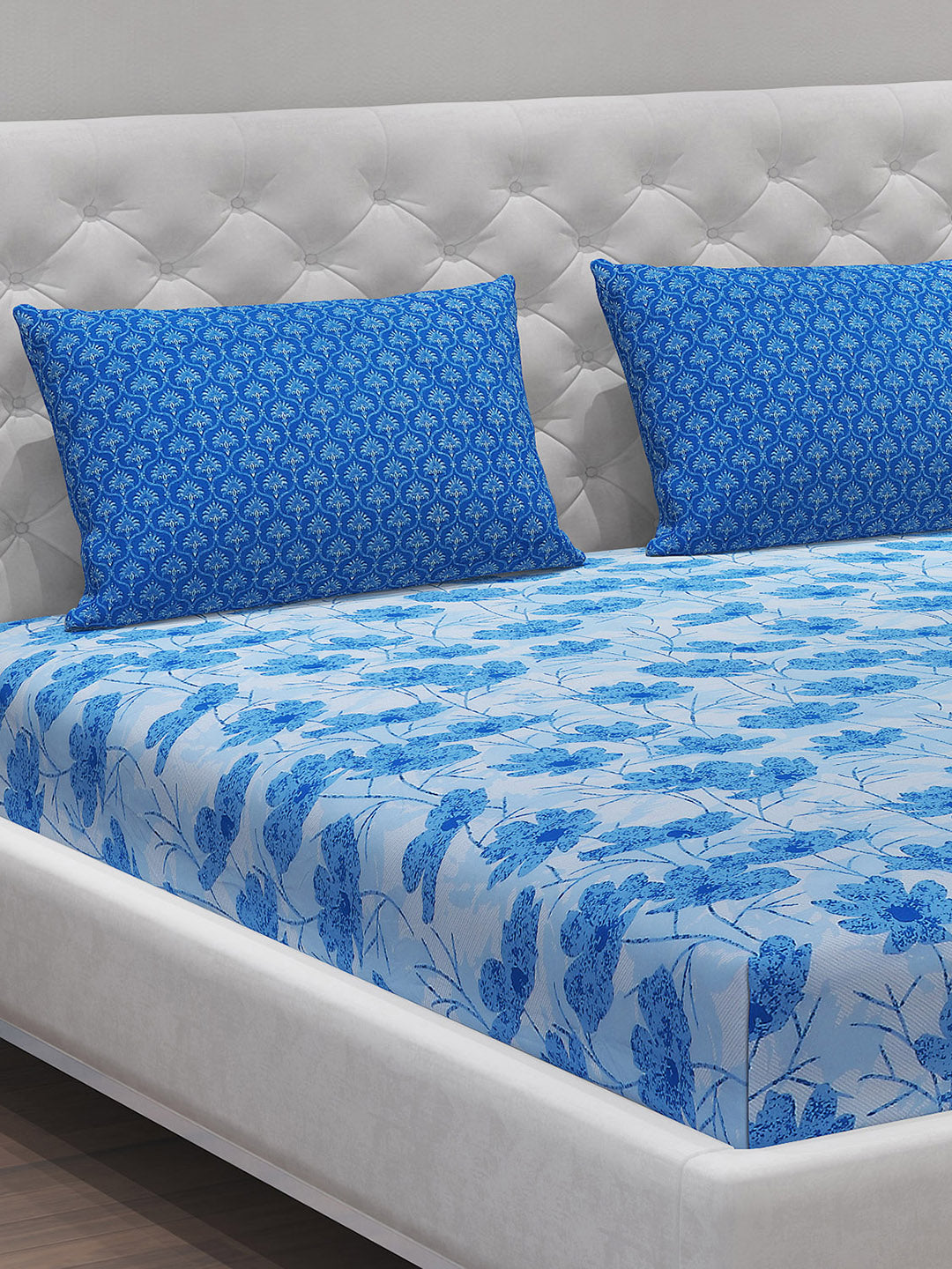 MOCA by Monte Carlo 144 TC Cotton King Bedsheet with 2 Pillow Covers