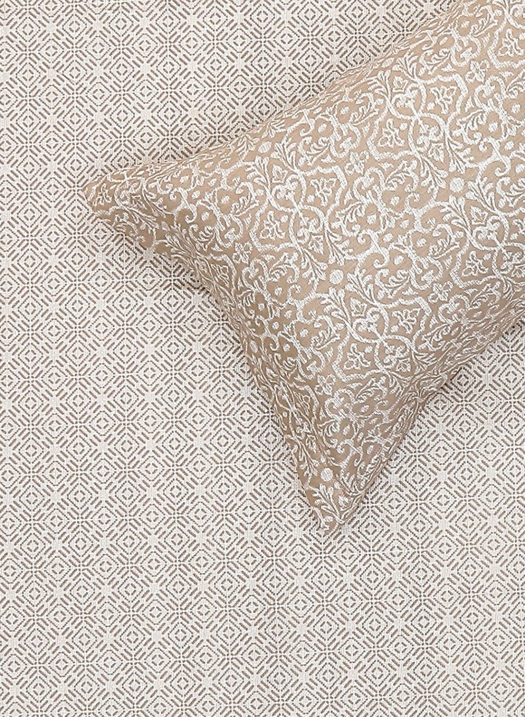 210TC Pure Cotton Queen Bedsheet with 2 Pillow Covers