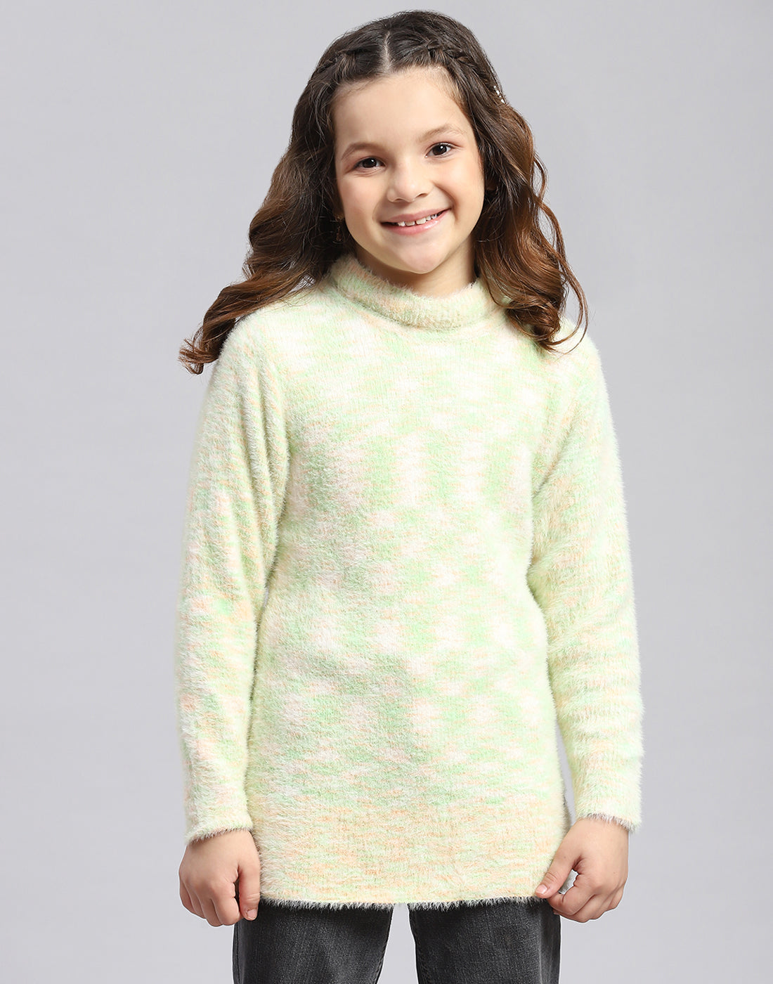 Girls Green Self Design T Neck Full Sleeve Sweatshirt