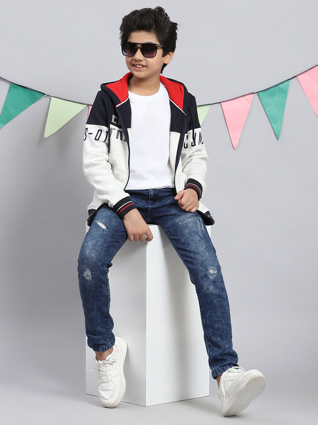 Boys Navy Blue & Grey Printed Sweatshirt