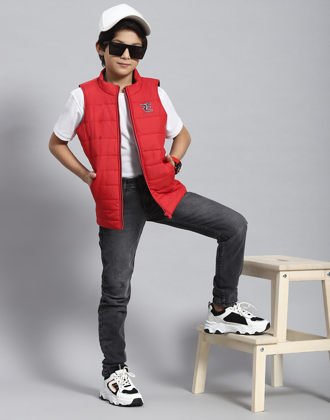 Boys Red Solid Stand Collar Sleeveless Boys Jacket