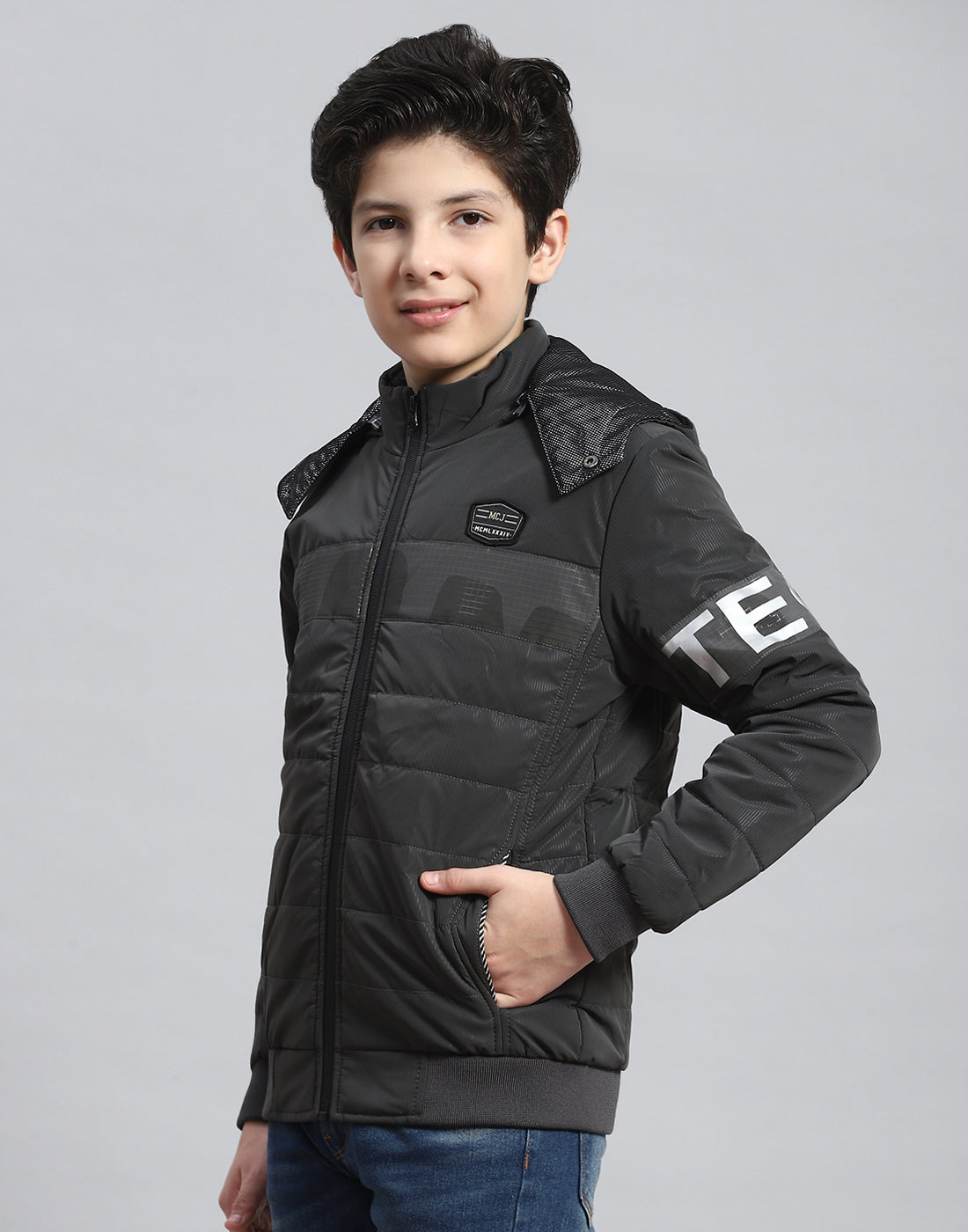 Boys Grey Solid Hooded Full Sleeve Heating Jacket