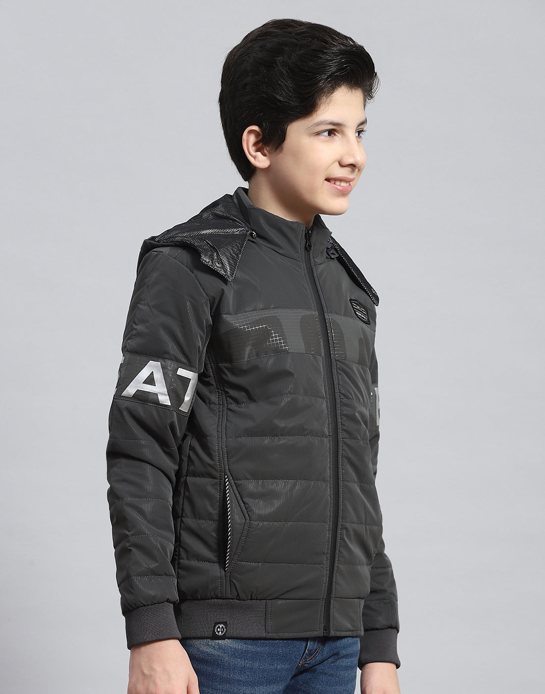 Boys Grey Solid Hooded Full Sleeve Heating Jacket