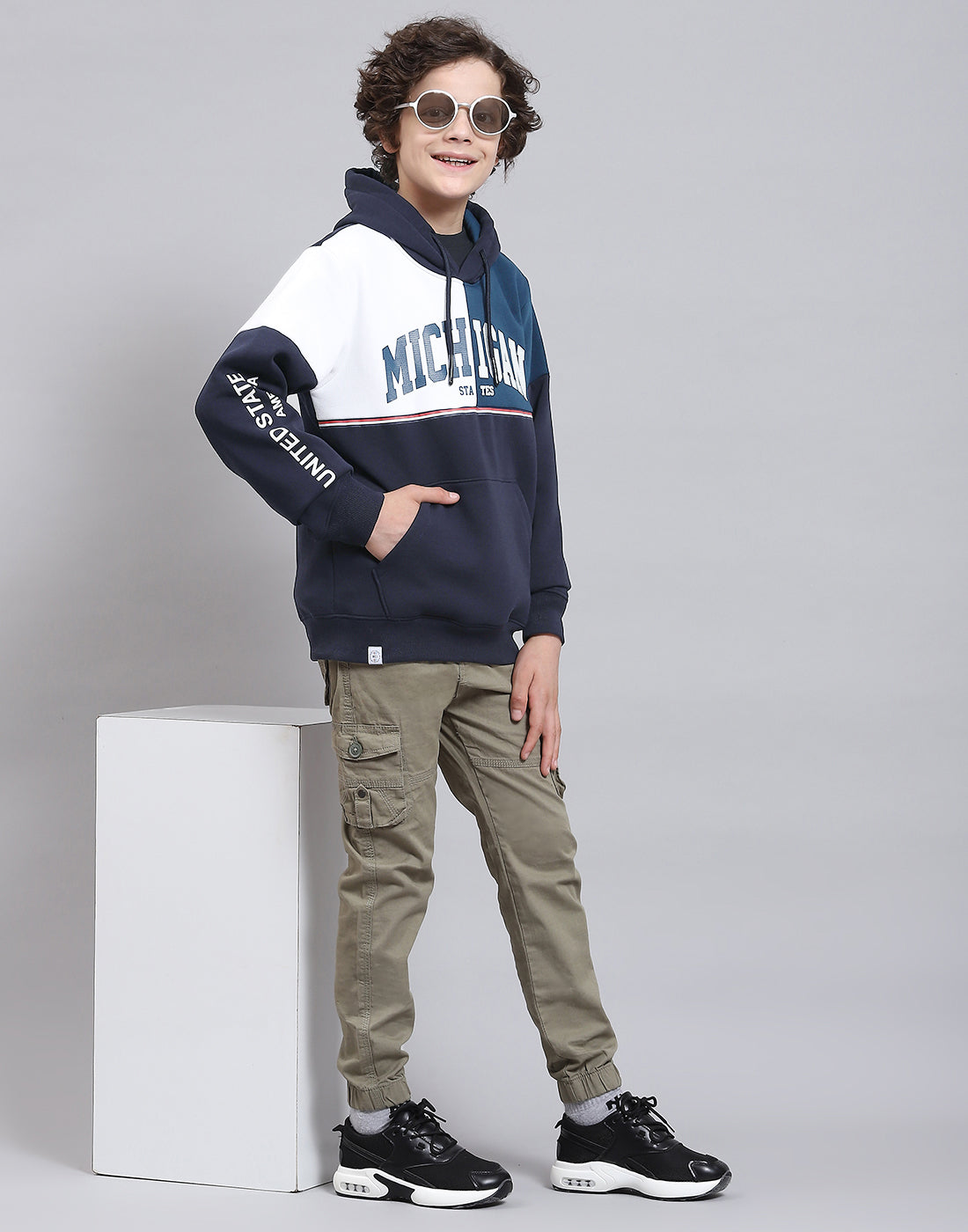Boys Navy Blue Printed Round Neck Full Sleeve Sweatshirt