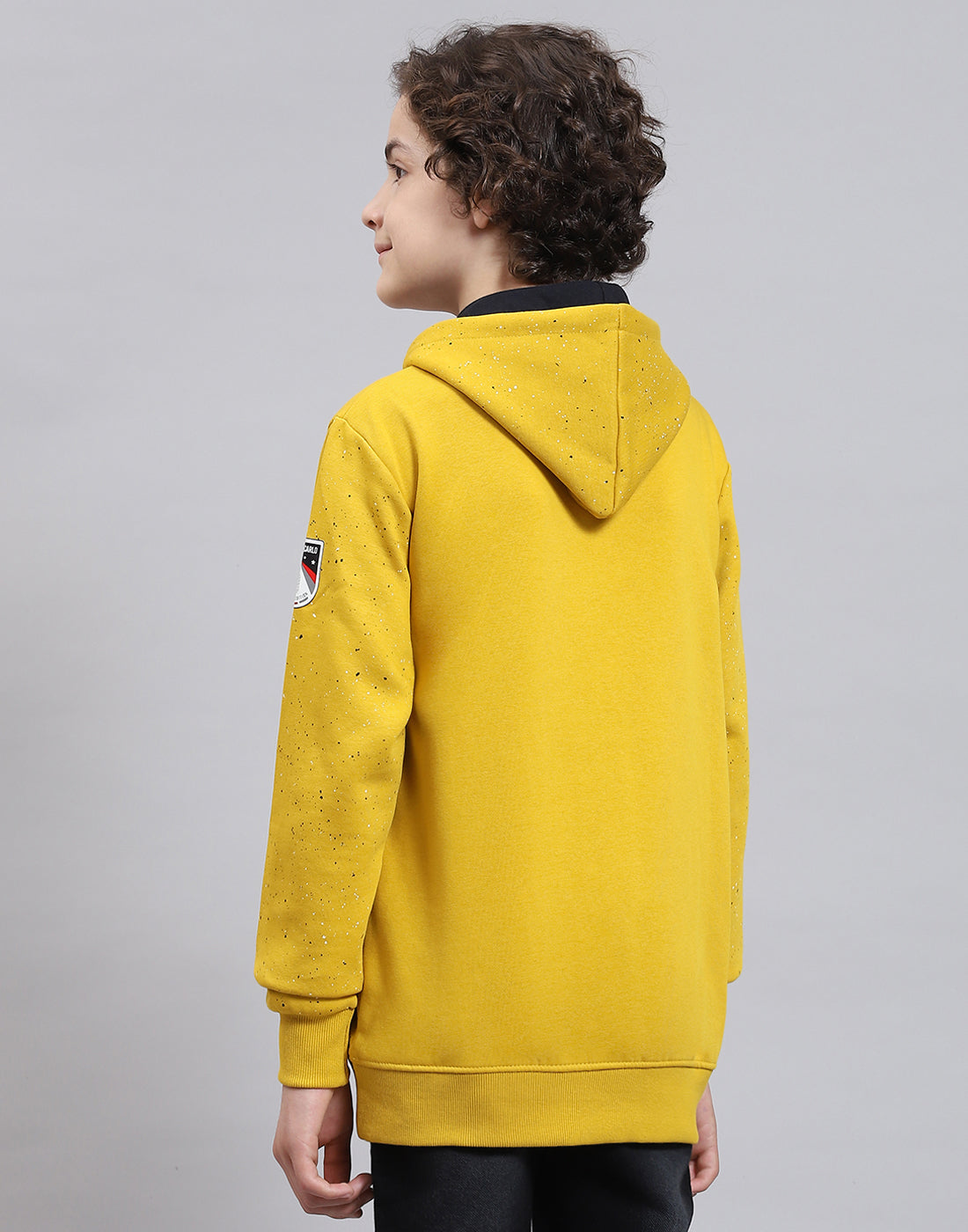 Boys Yellow Printed Round Neck Full Sleeve Sweatshirt