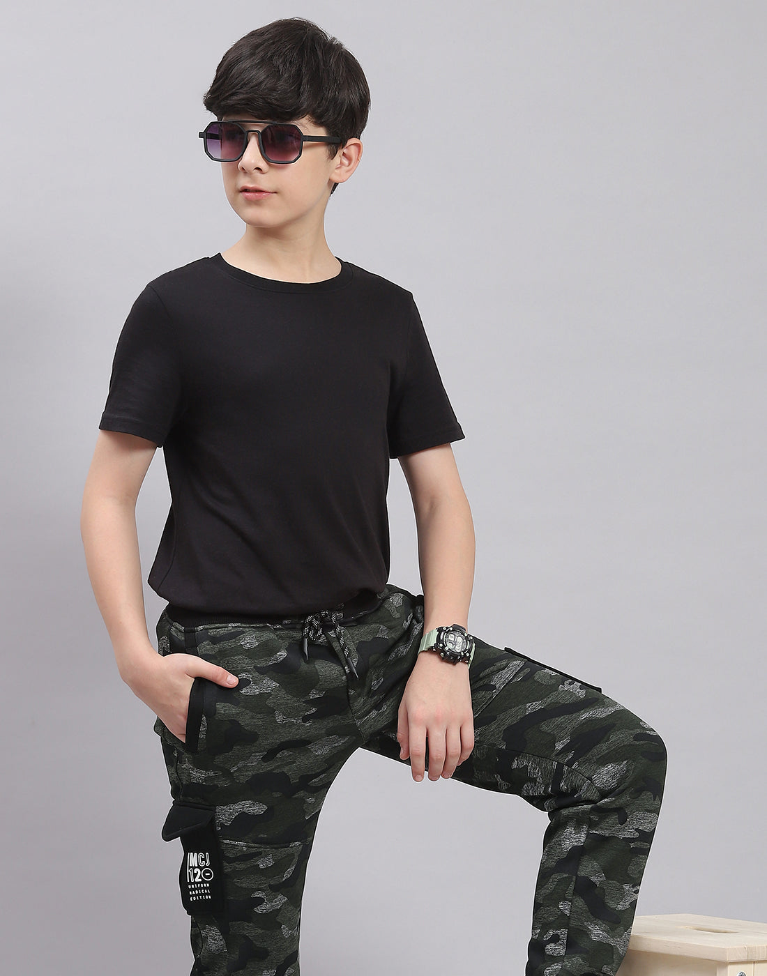 Boys Olive Printed Regular Fit Lower