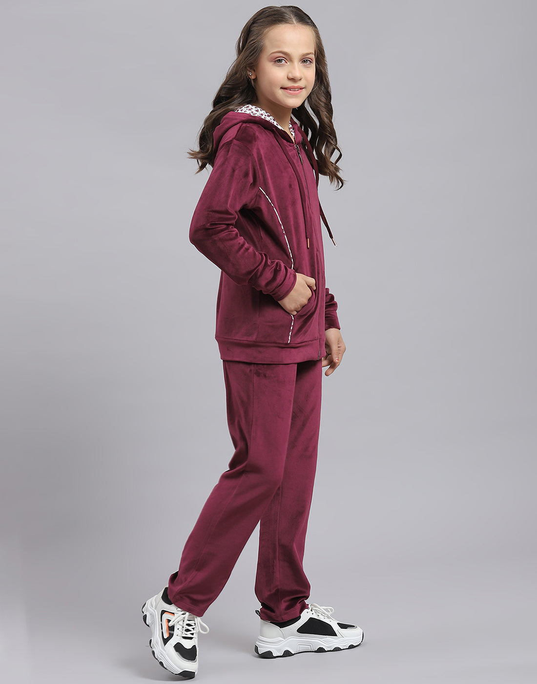 Girls Maroon Solid Hooded Full Sleeve Tracksuit