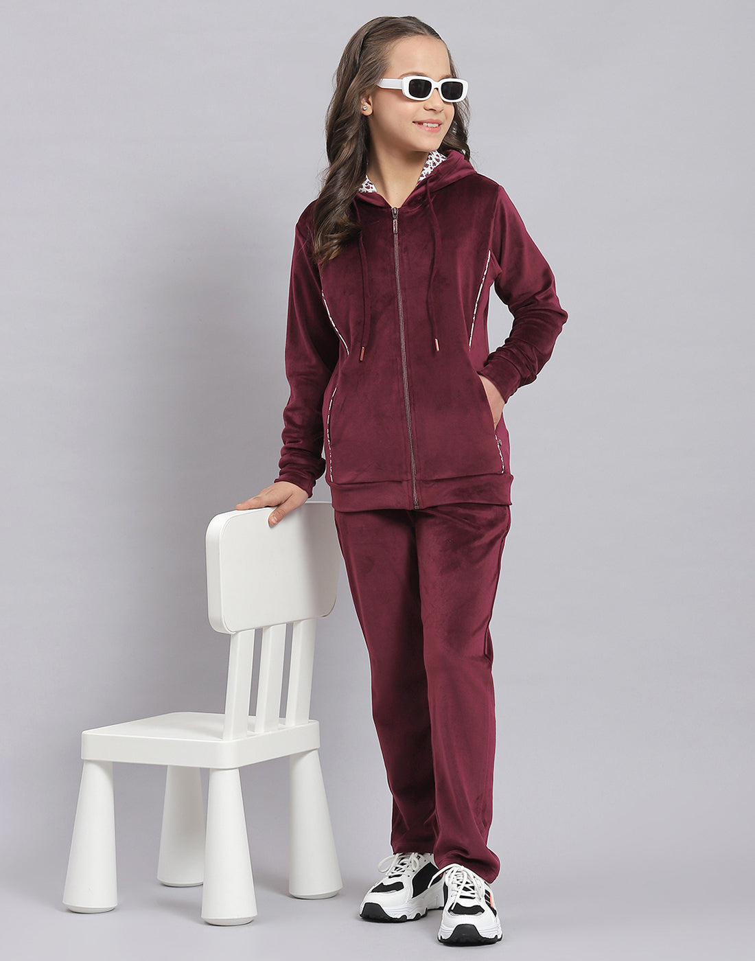 Girls Maroon Solid Hooded Full Sleeve Tracksuit