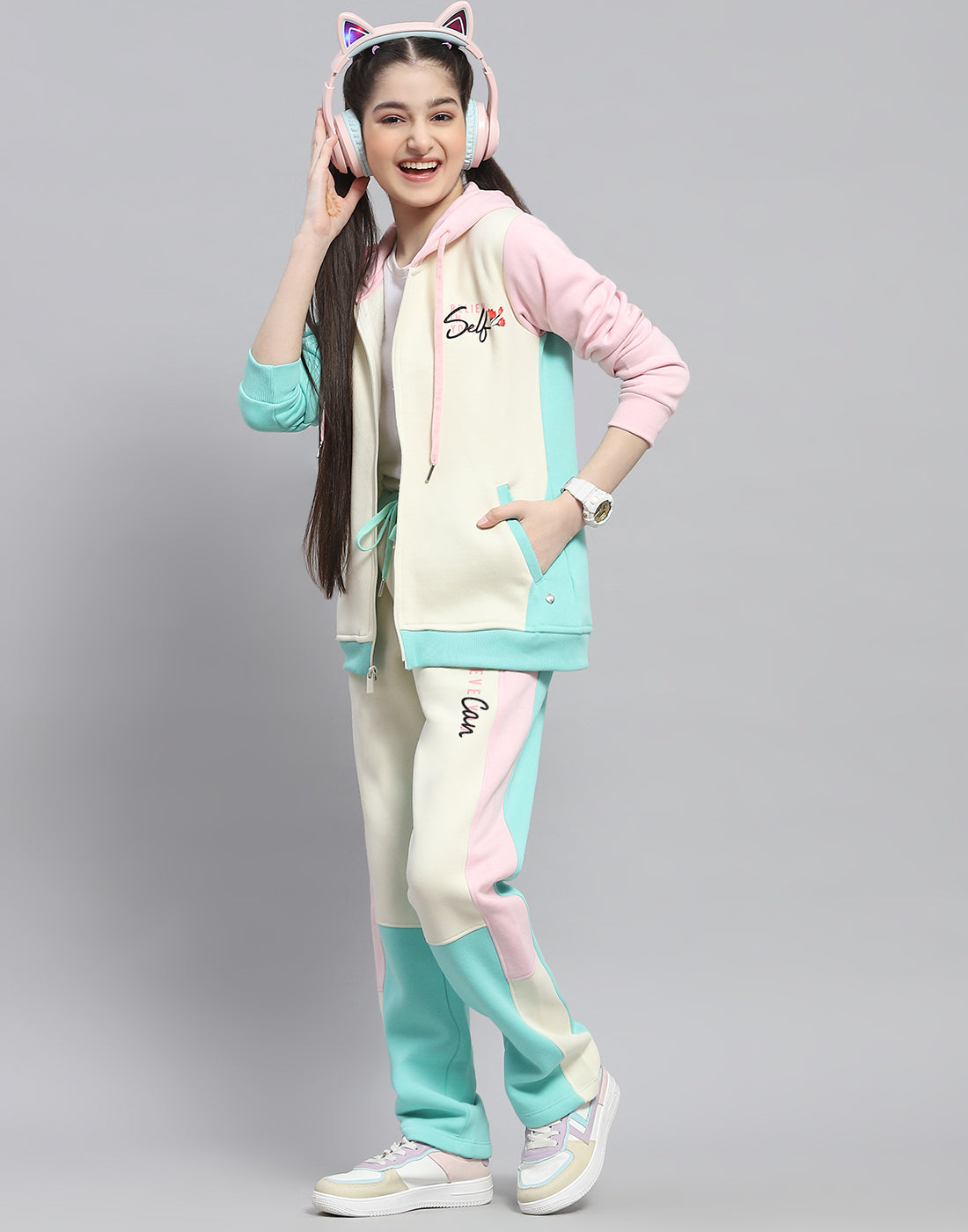 Girls Cream Printed Hooded Full Sleeve Tracksuit