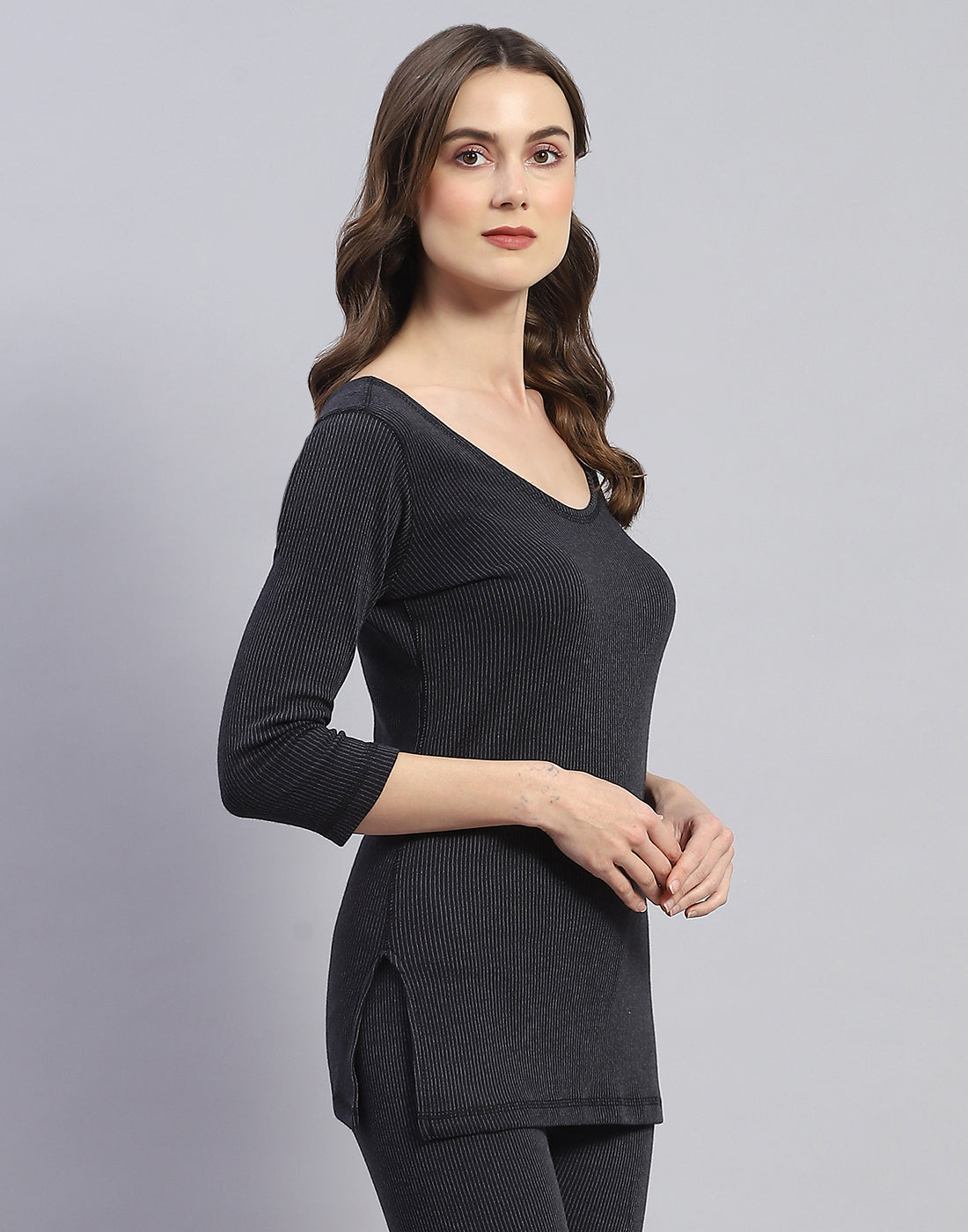 Women Black Solid Round Neck 3/4 Sleeve Thermal Vest