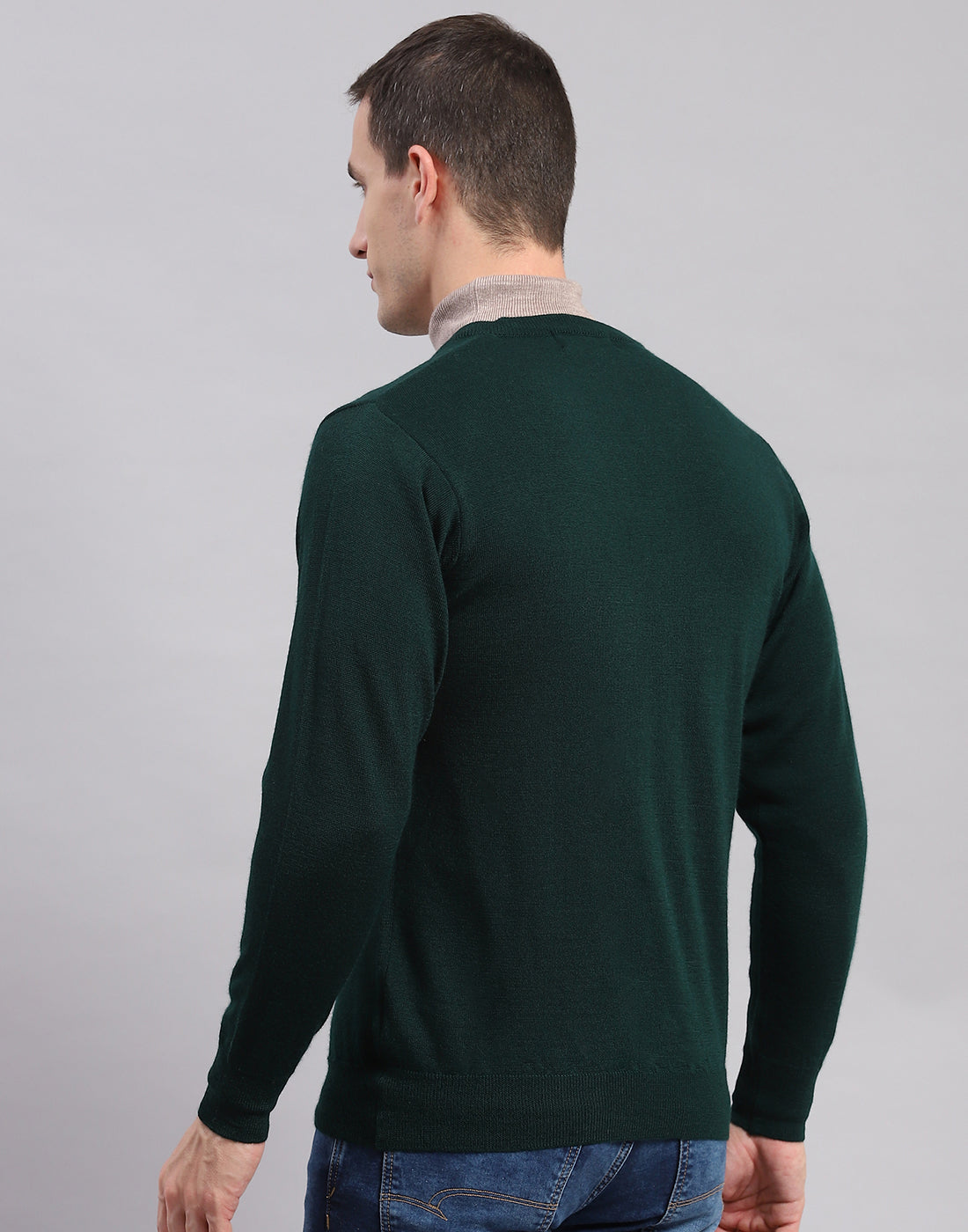 Men Green Solid V Neck Full Sleeve Pullover