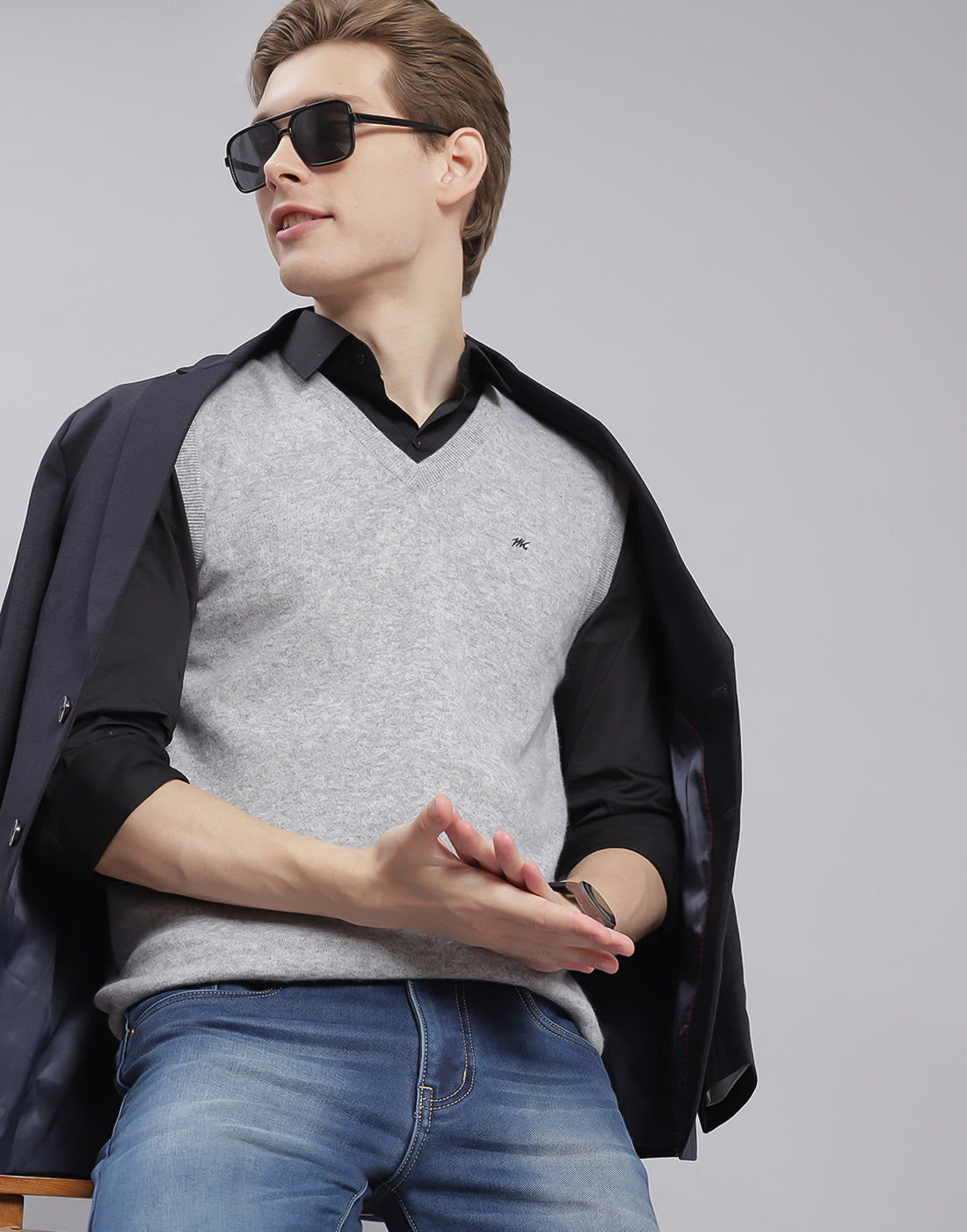 Men Grey Solid V Neck Sleeveless Sweater