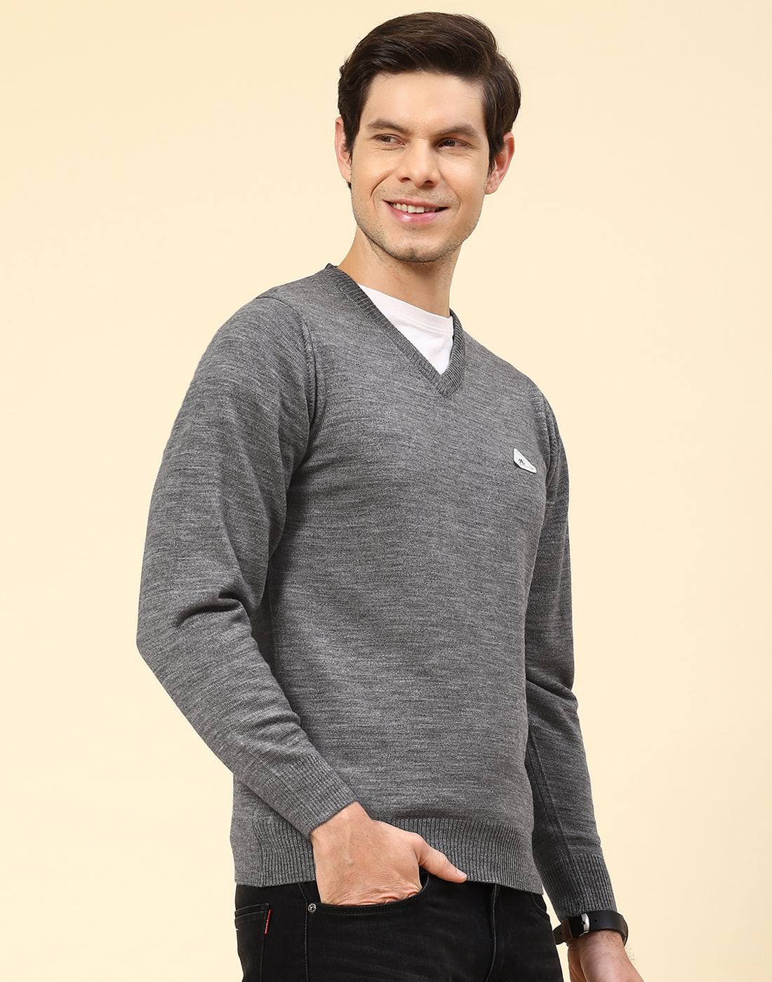 Men Grey Solid V Neck Full Sleeve Pullover