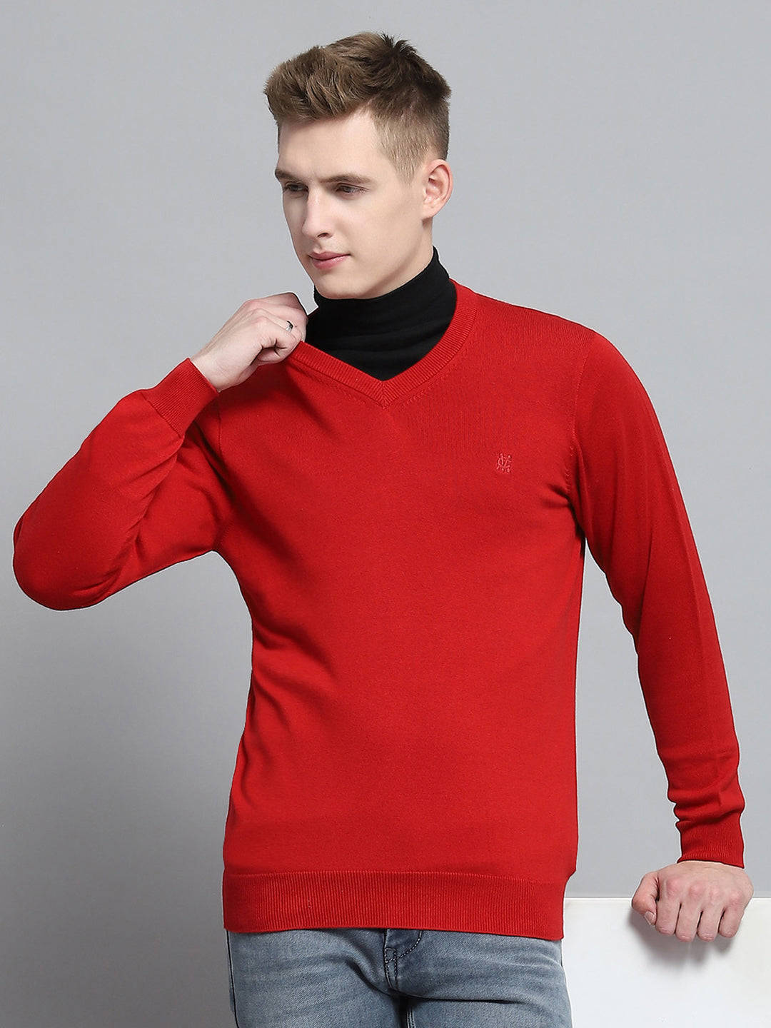 Men Red Solid V Neck Full Sleeve Pullover