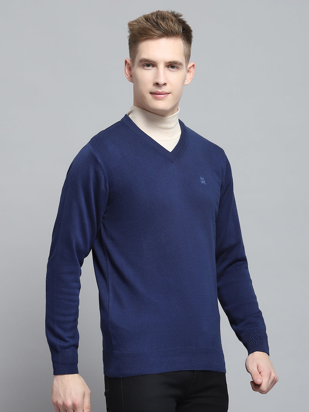 Men Blue Solid V Neck Full Sleeve Pullover