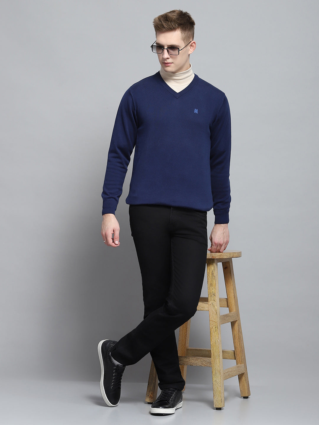Men Blue Solid V Neck Full Sleeve Pullover