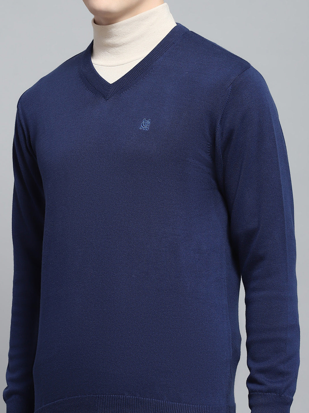 Men Blue Solid V Neck Full Sleeve Pullover