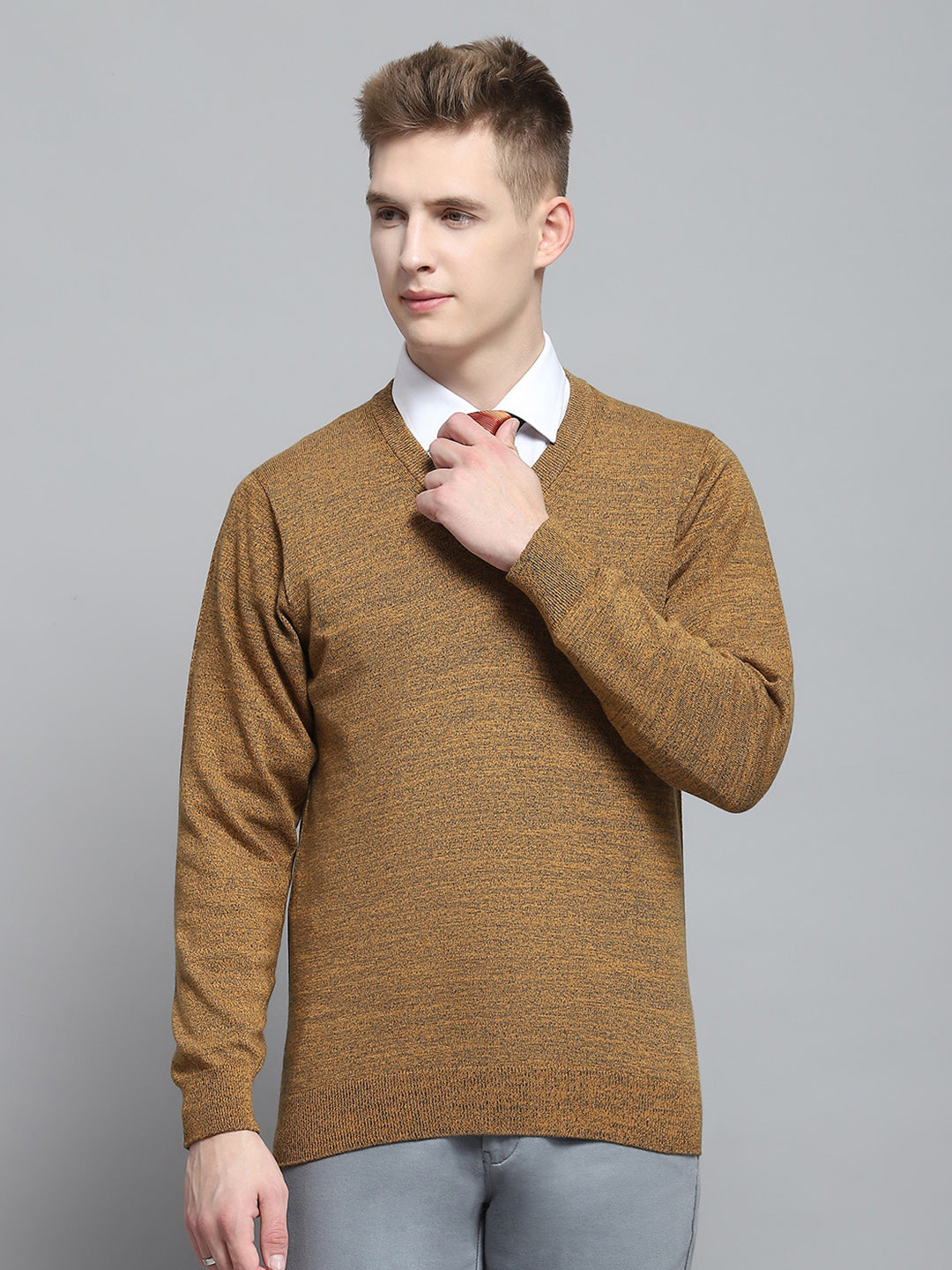 Men Yellow Solid V Neck Full Sleeve Pullover