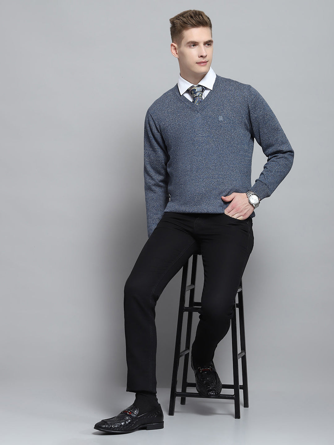 Men Blue Solid V Neck Full Sleeve Pullover