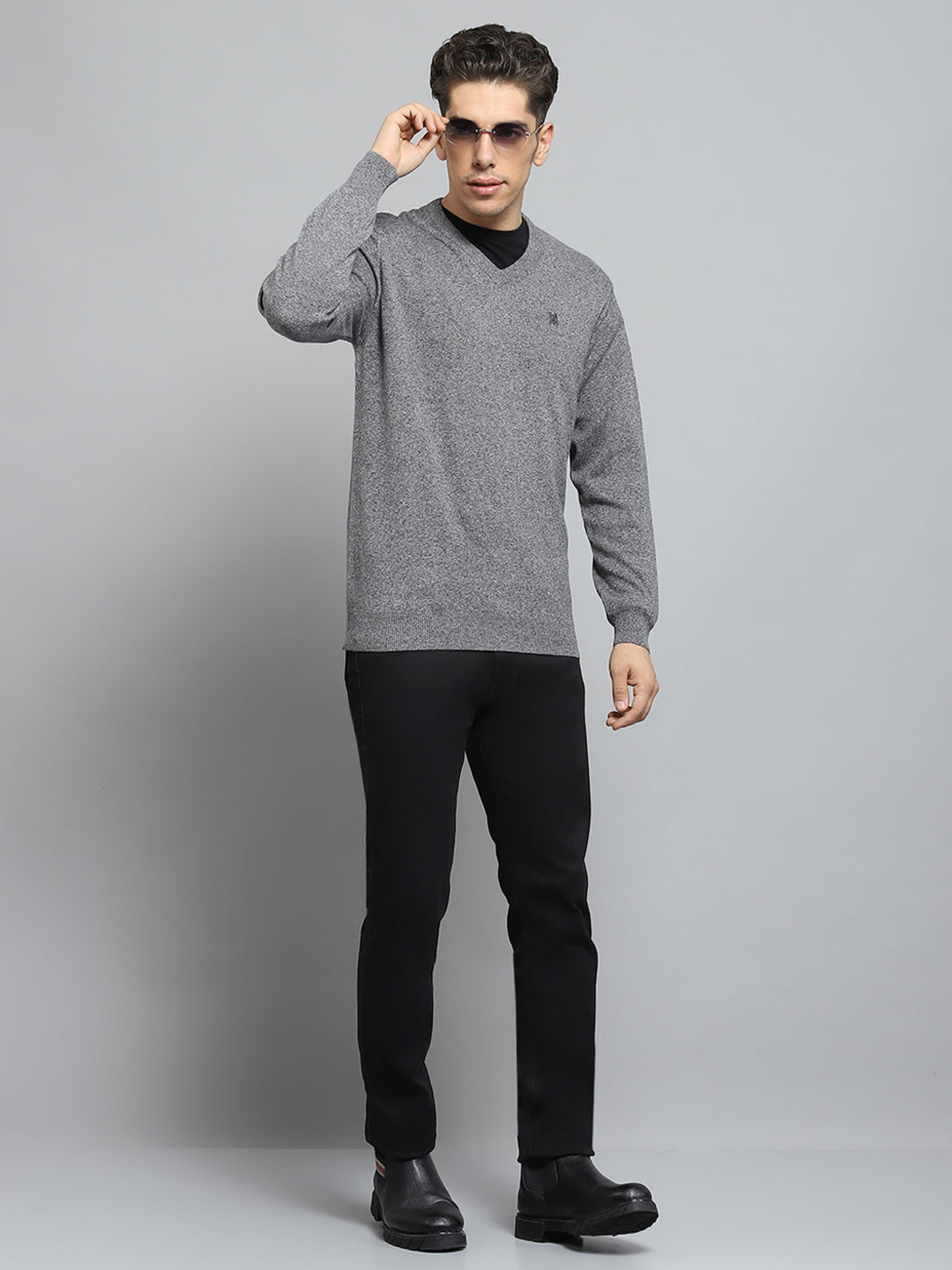 Men Grey Solid V Neck Full Sleeve Pullover