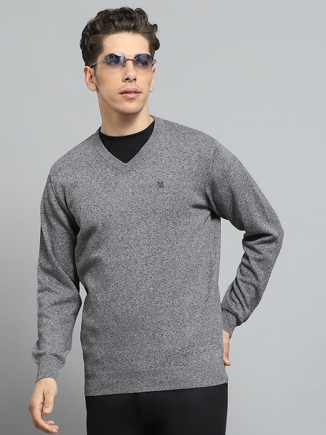 Men Grey Solid V Neck Full Sleeve Pullover
