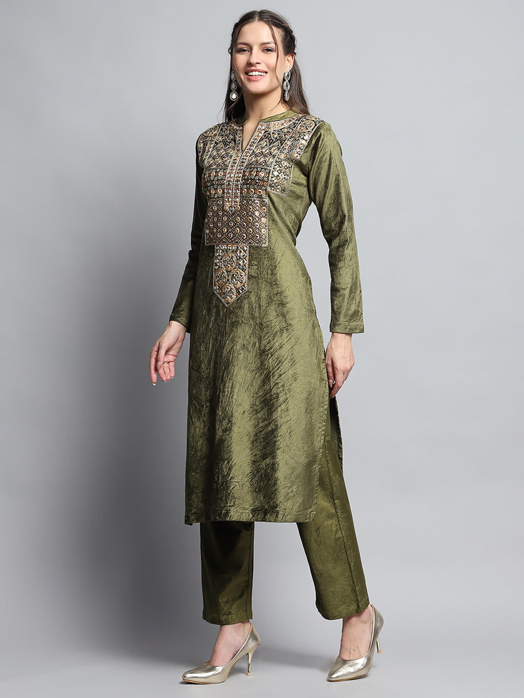 Women Green Self Design Round Neck Full Sleeve Kurti Set for Winter