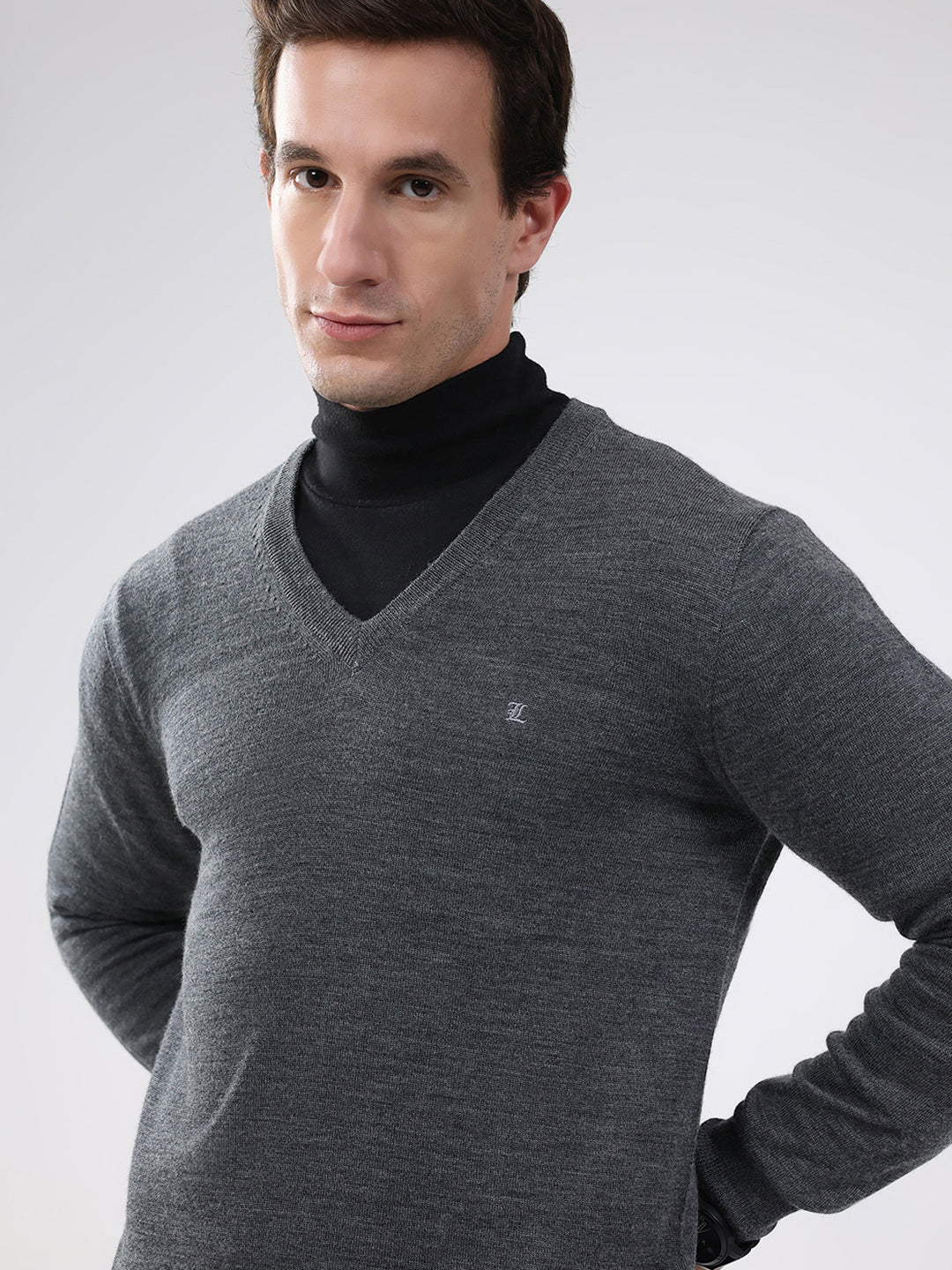 Luxuria Men Grey Solid V Neck Full Sleeve Pullover