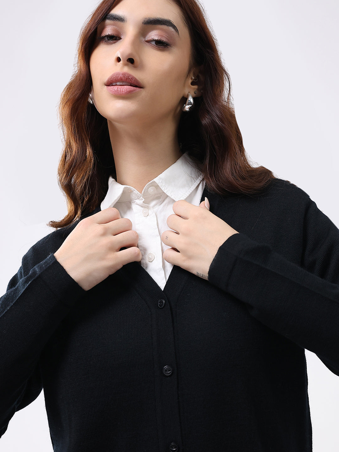 Luxuria Women Black Solid V Neck Full Sleeve Cardigan