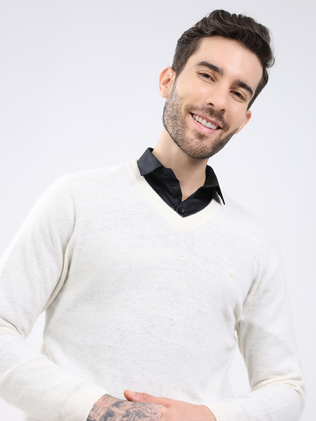 Luxuria Men White Solid V Neck Full Sleeve Pullover