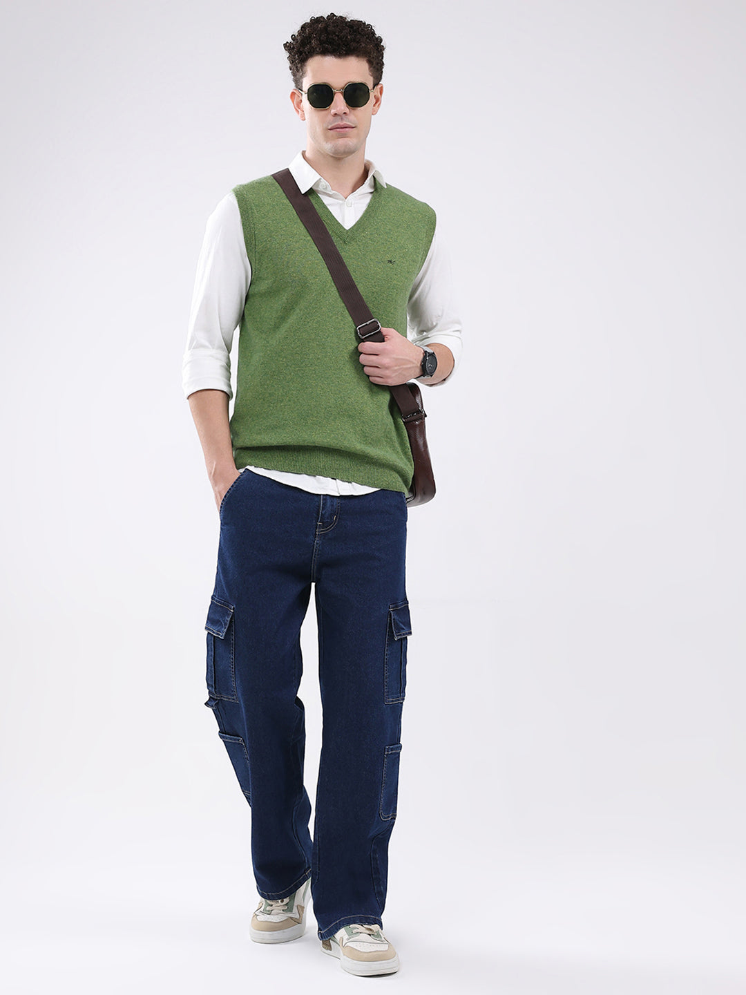Men Green Solid V Neck Sleeveless Sweater