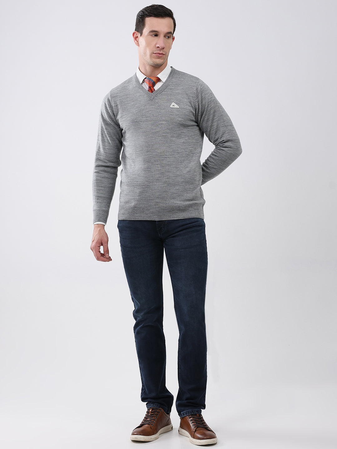 Men Grey Solid V Neck Full Sleeve Pullover