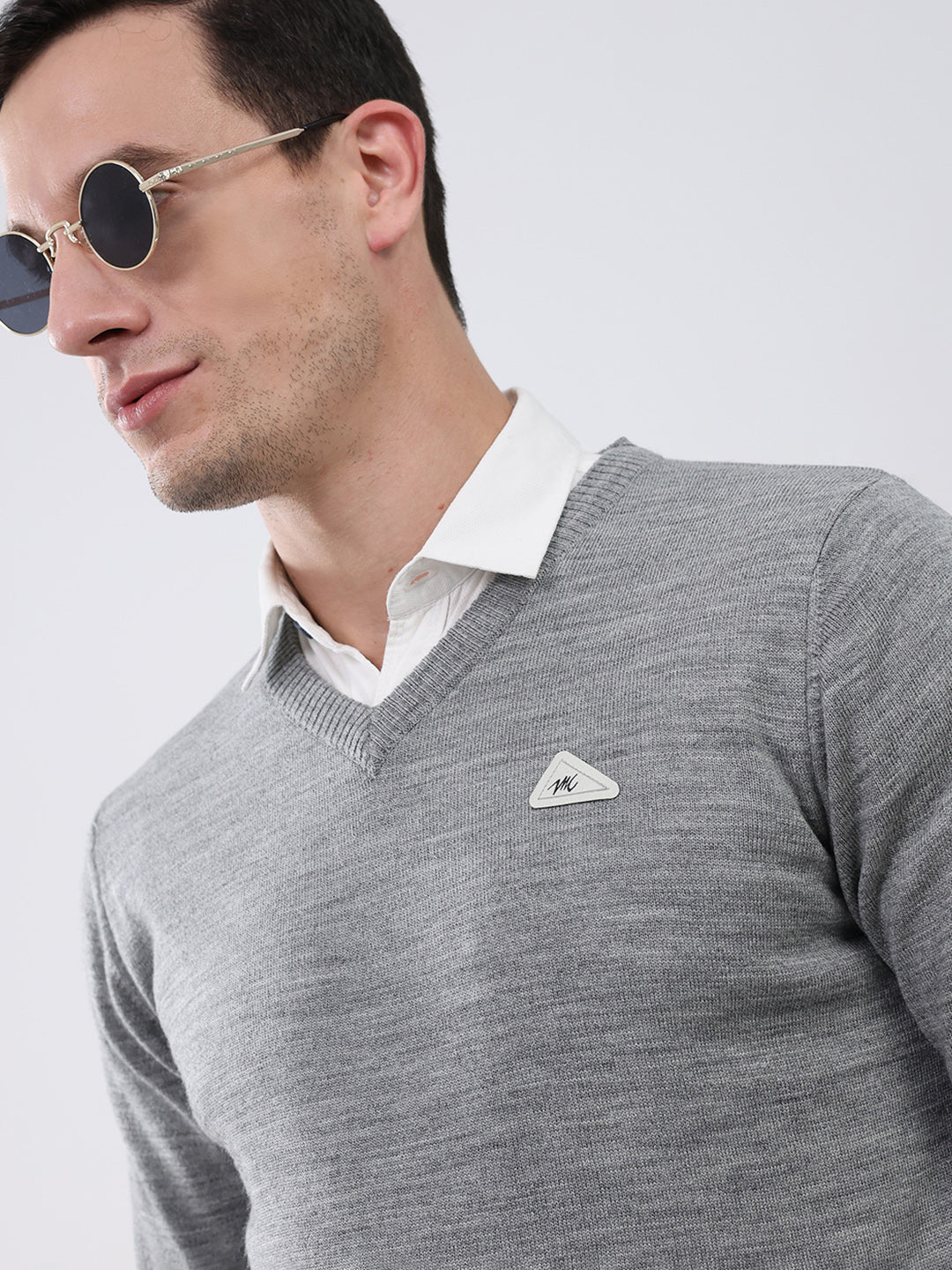 Men Grey Solid V Neck Full Sleeve Pullover