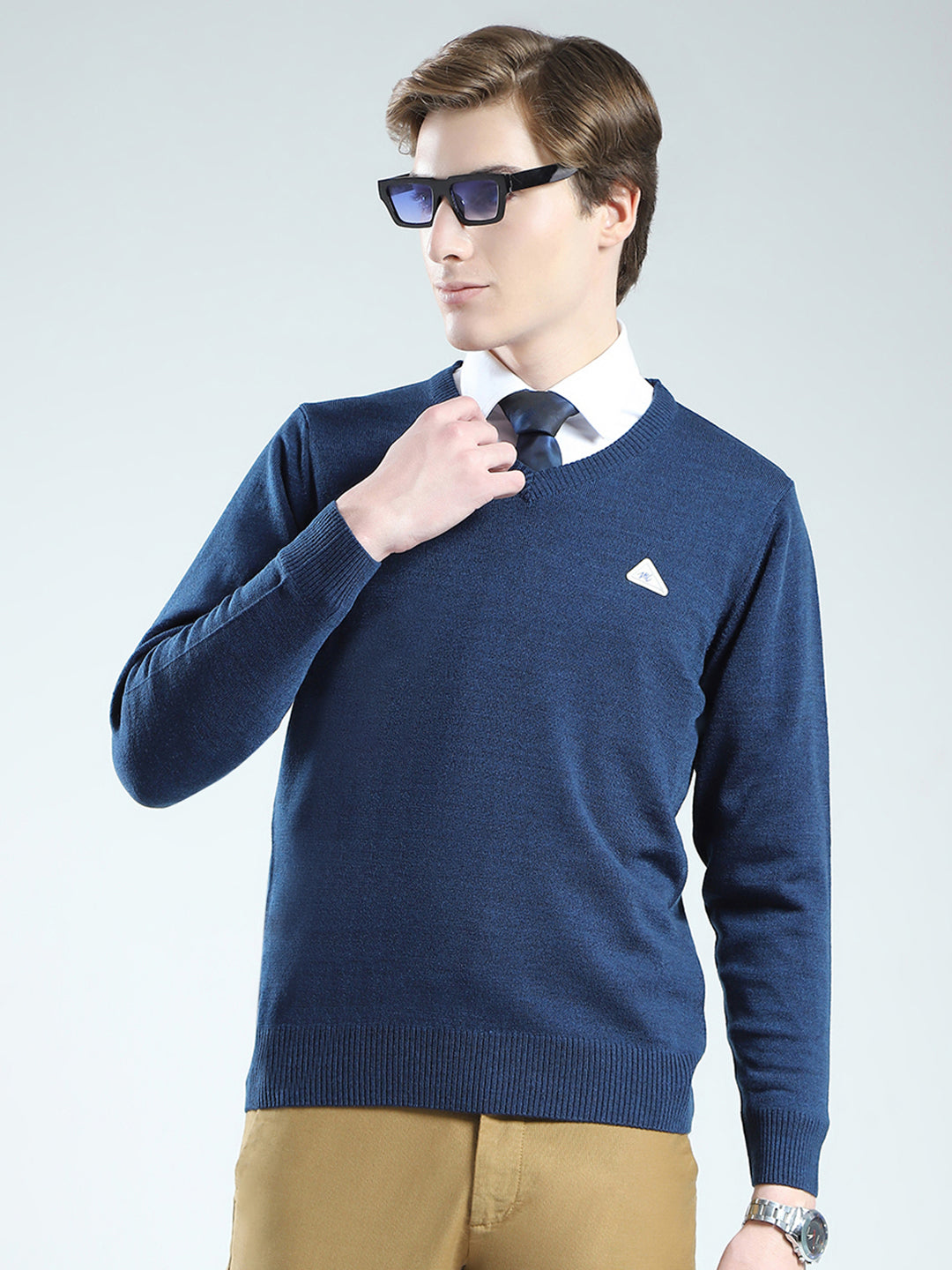 Men Blue Solid V Neck Full Sleeve Pullover