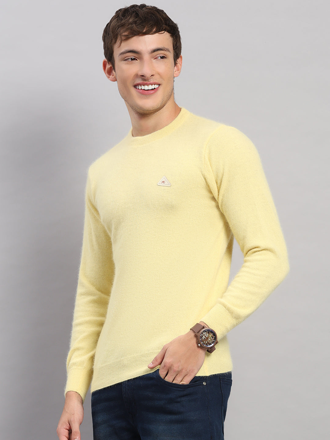 Men Golden Yellow Solid Round Neck Full Sleeve Pullover