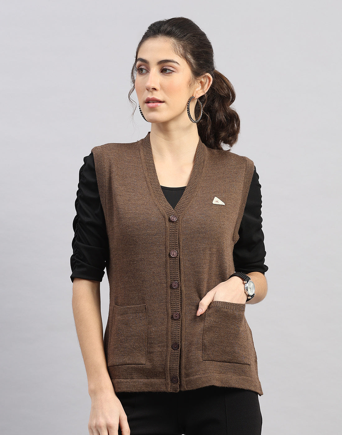 Women Brown Solid V Neck Sleeveless Cardigan