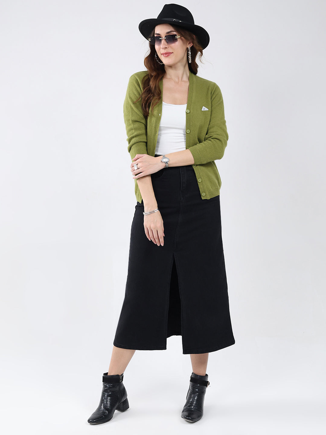 Women Green Solid V Neck Full Sleeve Cardigan