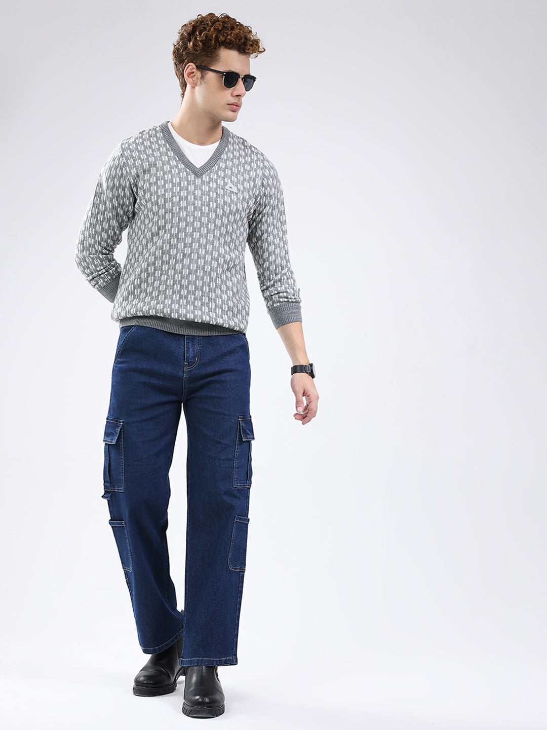 Men Grey Self Design V Neck Full Sleeve Pullover