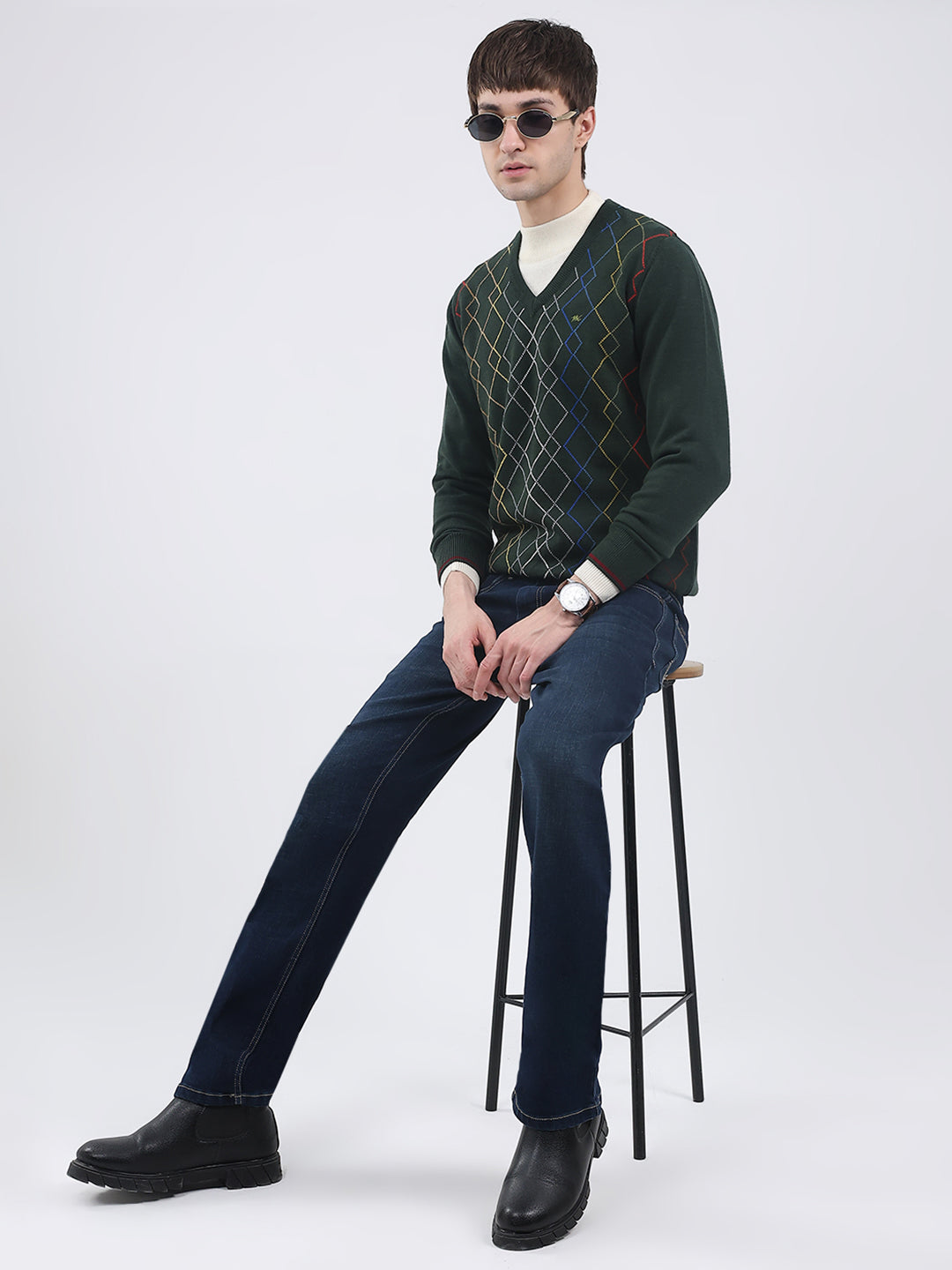 Men Olive Self Design V Neck Full Sleeve Pullover