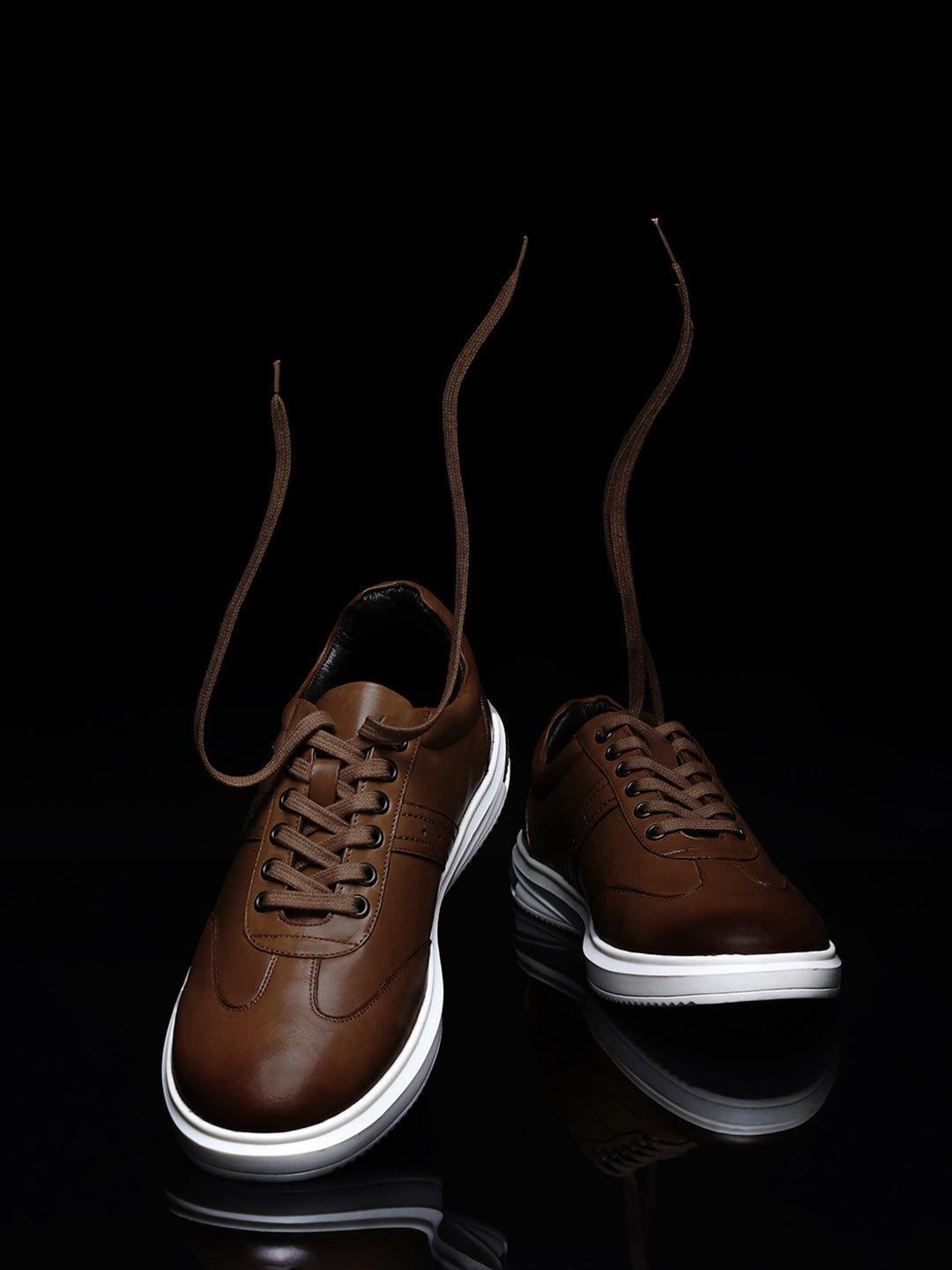 Men Brown Lace-Up Genuine Leather Casual Sneaker