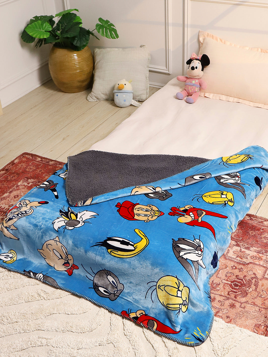 Looney Tunes Printed Plush Soft Cartoon Network Turquoise Blue Baby Blanket