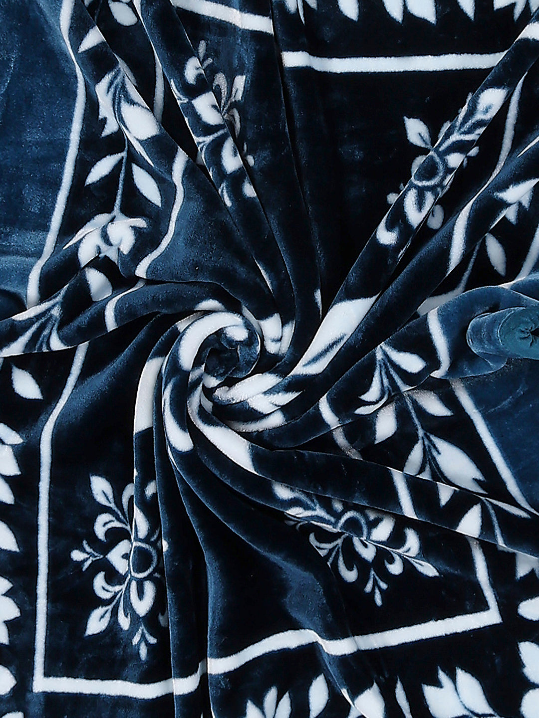 Printed Double Bed 1 Ply, 540 GSM Blanket for Winter - (Relation PVC)