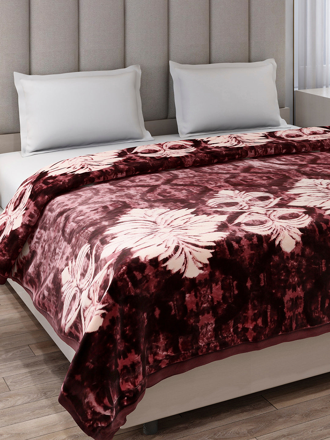 Printed Double Bed 1 Ply, 549 GSM Blanket for Mild Winter - (Roman Box)