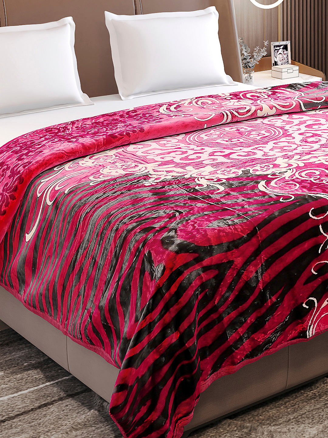 Printed Double Bed Blanket 1 Ply, 550 GSM, 2.8 kg (Roman Plus)