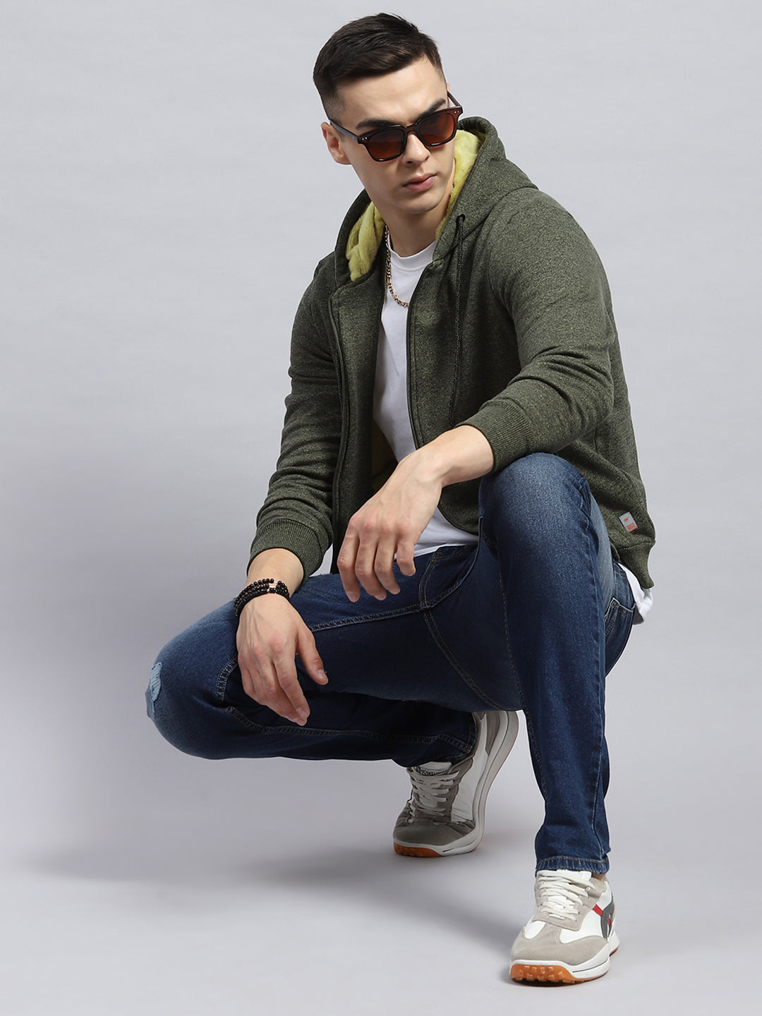 Men Green Solid Hooded Full Sleeve Sweatshirt