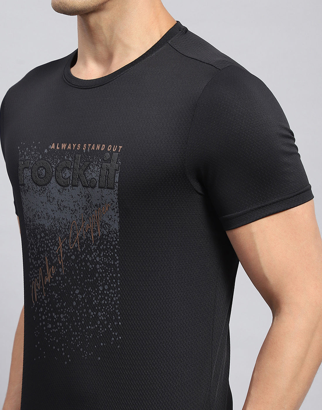 Men Black Self Design Round Neck Half Sleeve T-Shirt