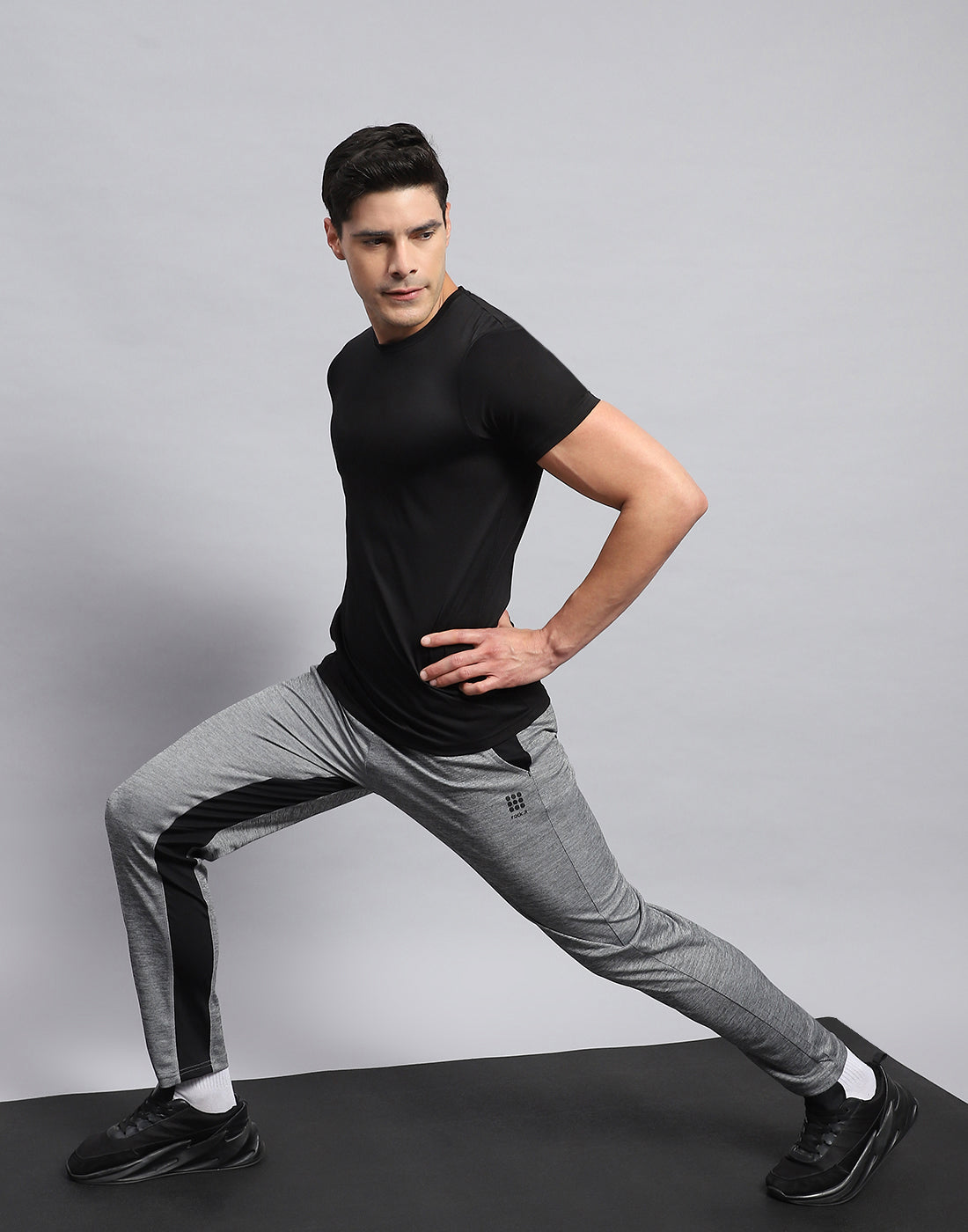 Men Grey Solid Regular Fit Lower